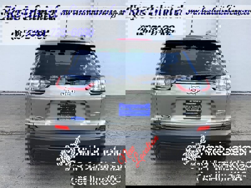 Used 2019 Jeep Cherokee Latitude w/ Cold Weather Group image 6