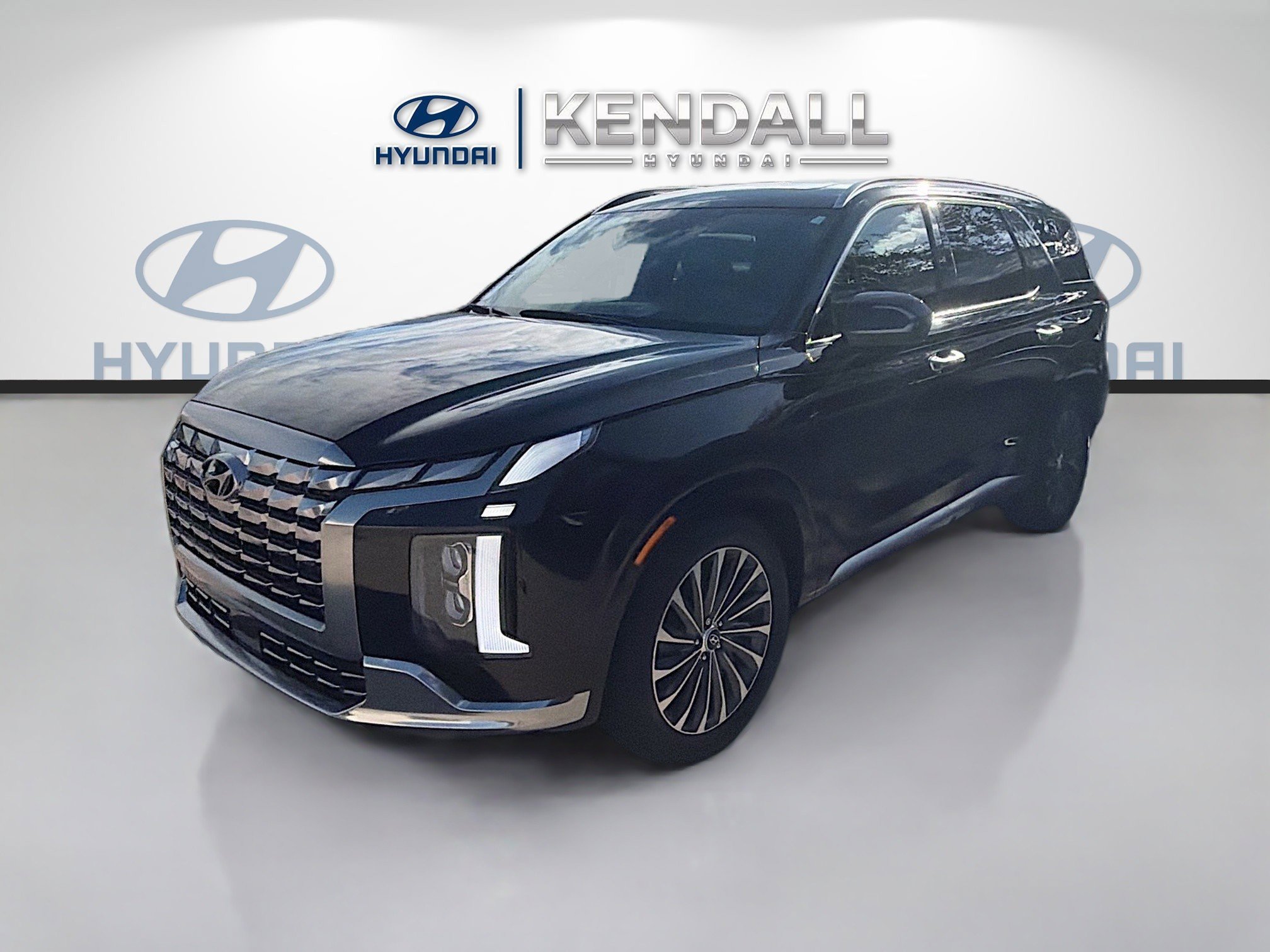Used 2024 Hyundai Palisade Calligraphy image 3