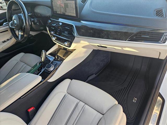 Used 2021 BMW M550i xDrive w/ Premium Package image 19