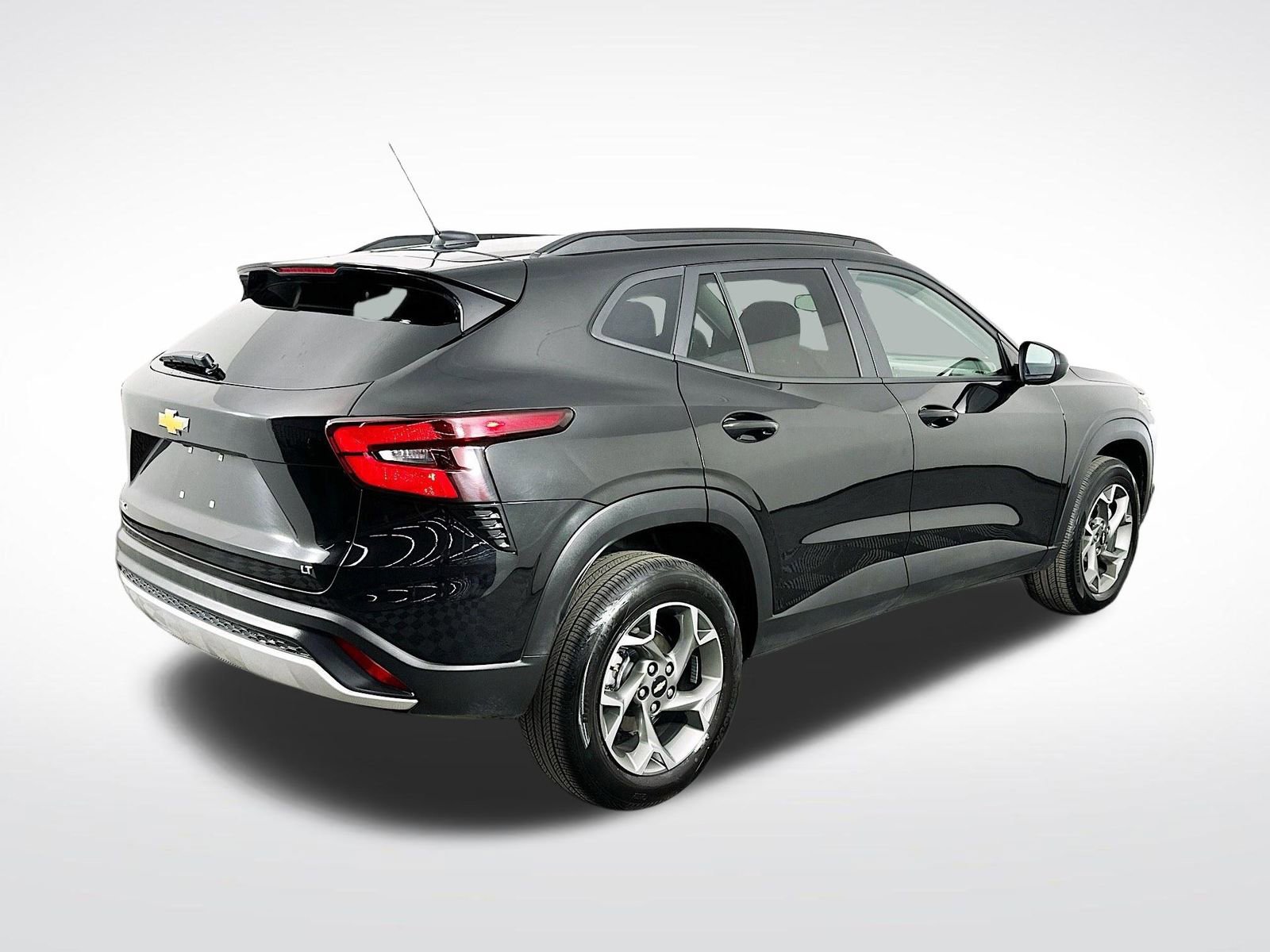 Used 2025 Chevrolet Trax LT image 8