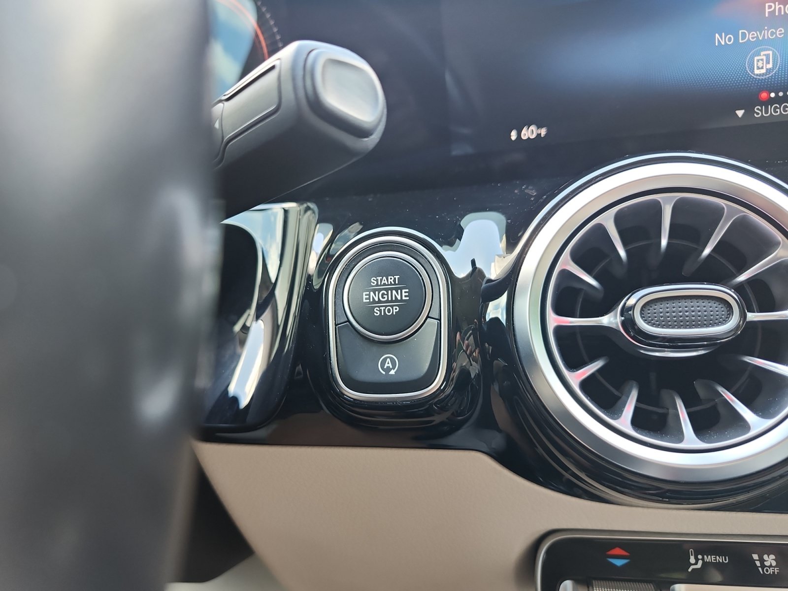 Used 2022 Mercedes-Benz GLA 250 4MATIC w/ Premium Package Lite image 22