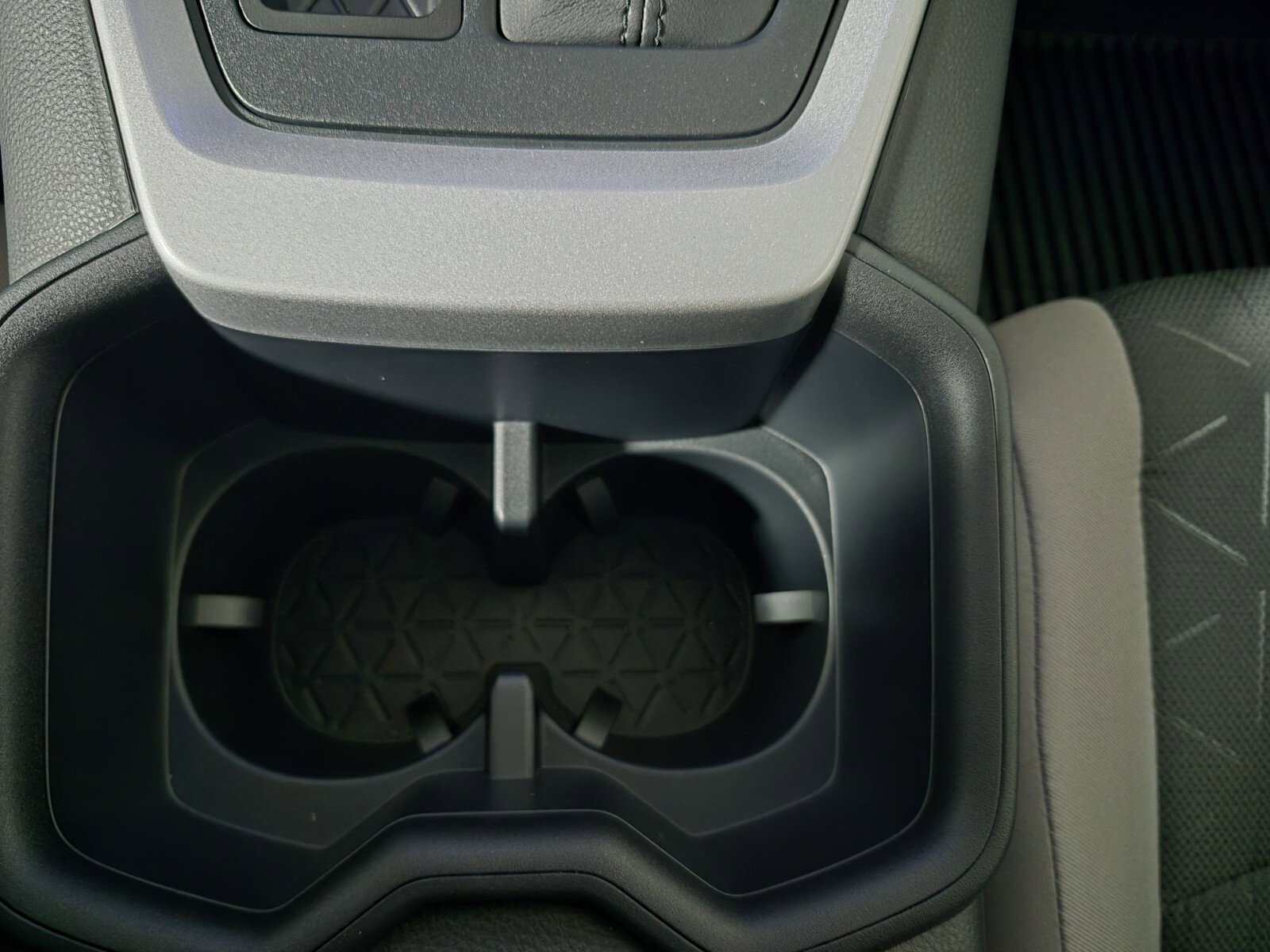 New 2025 Toyota RAV4 XLE image 27