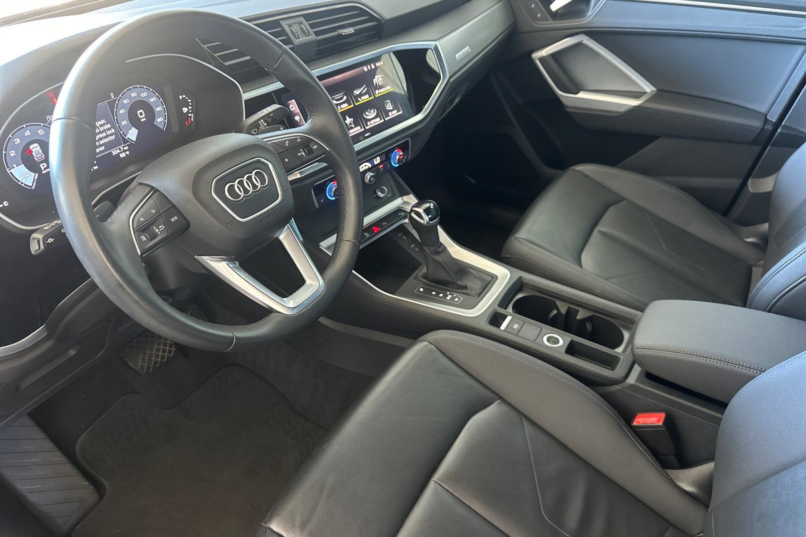 Used 2025 Audi Q3 2.0T Premium AWD/4WD image 9