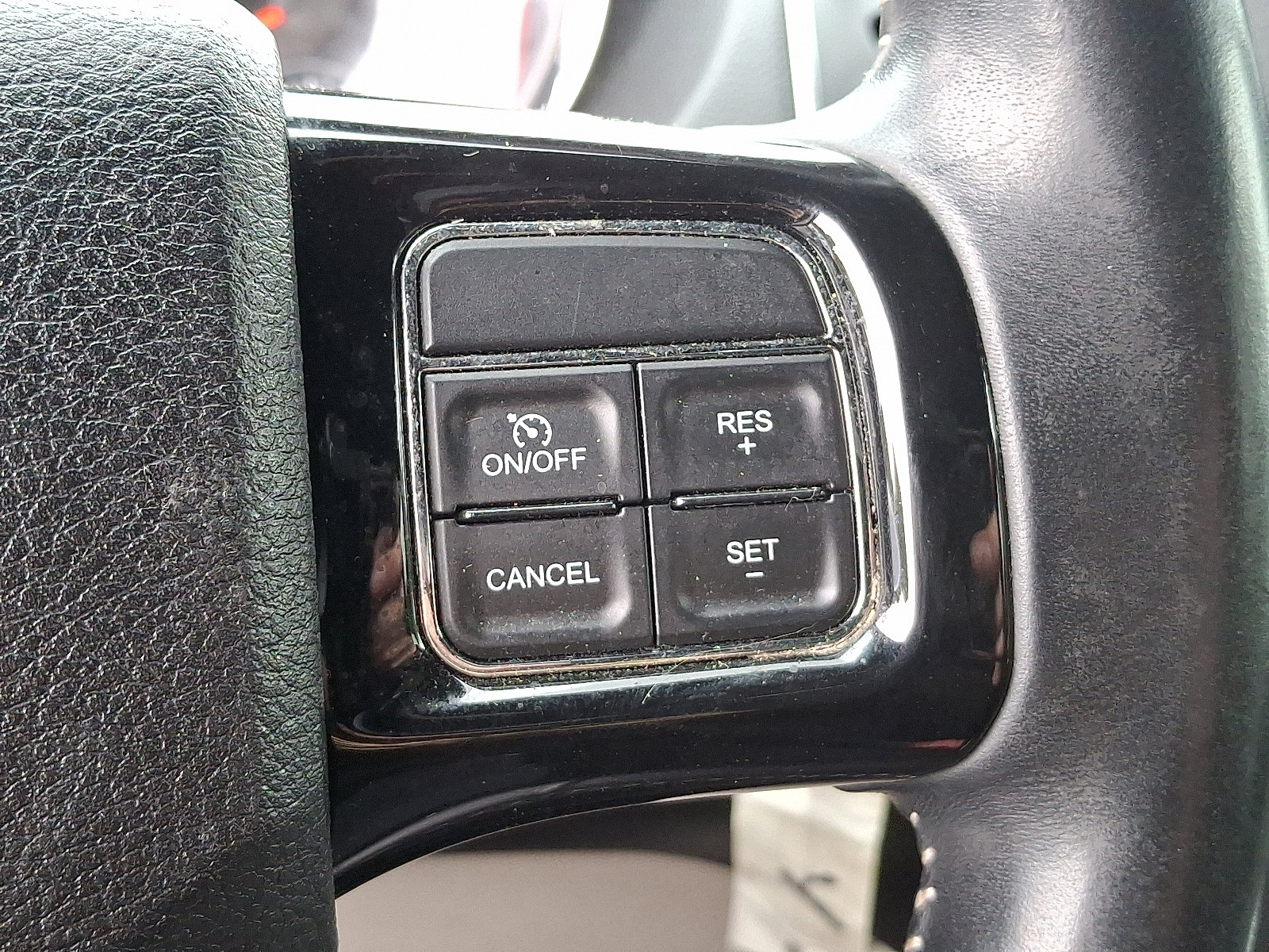 Used 2016 Dodge Grand Caravan SE image 21