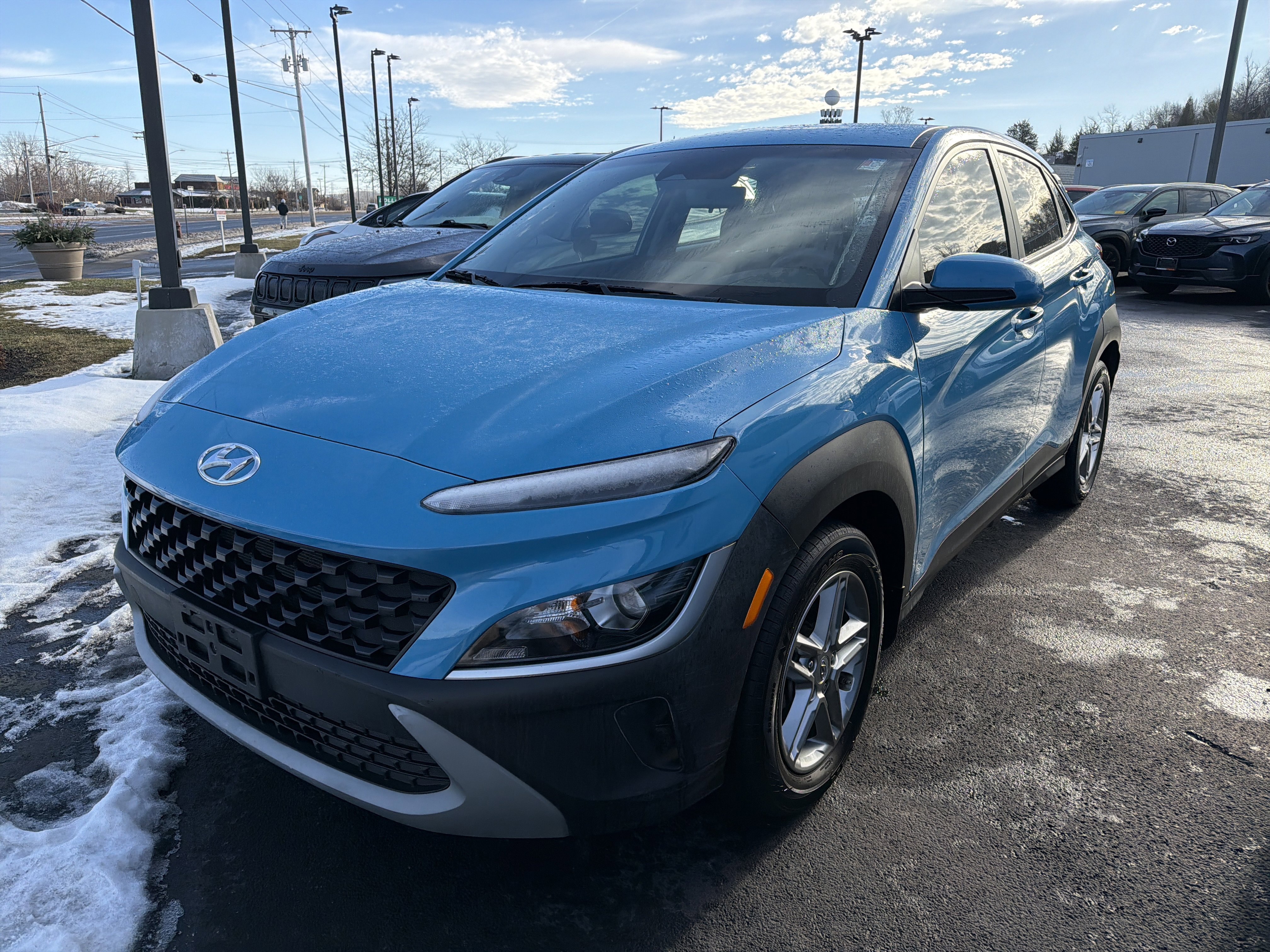Used 2022 Hyundai Kona SE image 4