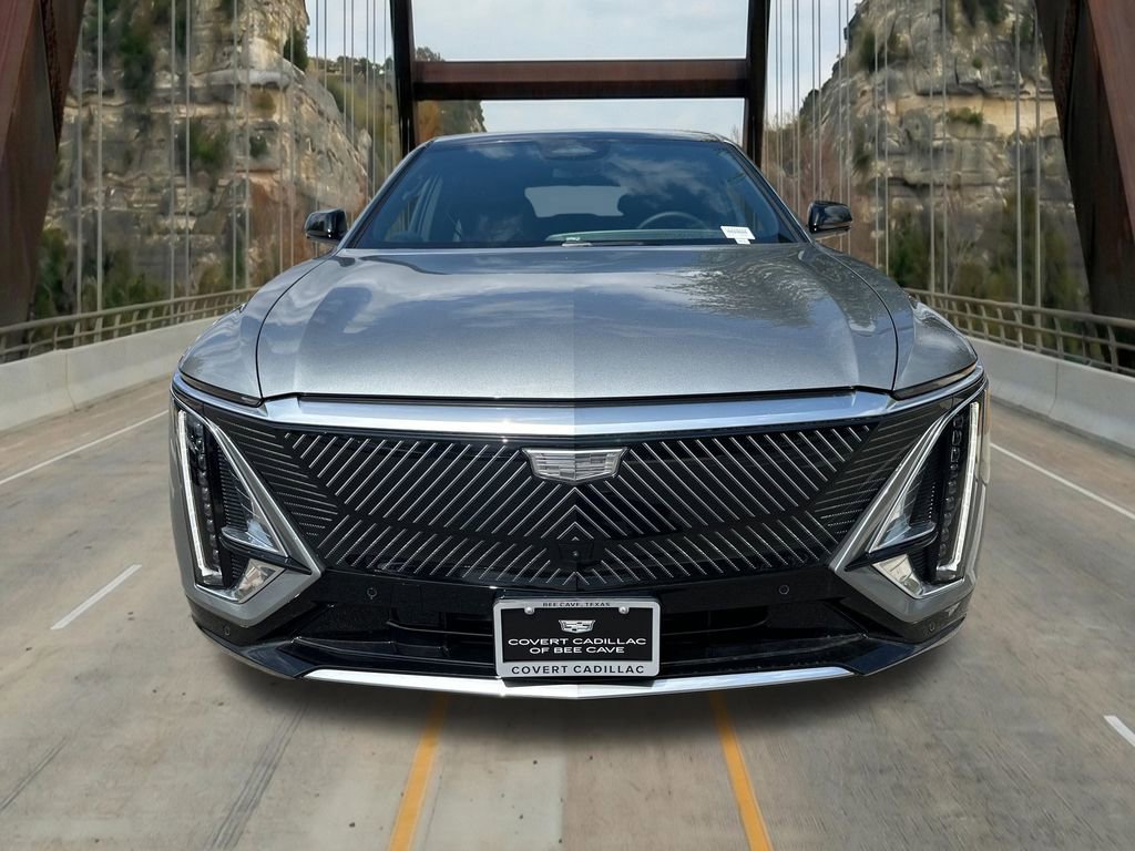 New 2026 Cadillac Lyriq Luxury image 2