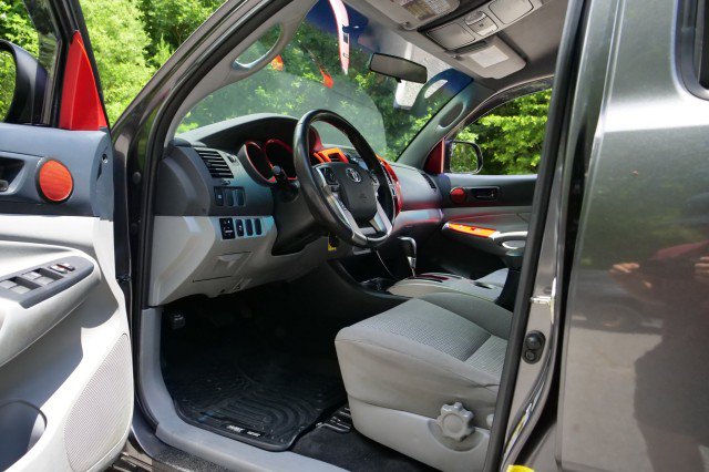 Used 2014 Toyota Tacoma PreRunner w/ SR5 Package RWD image 16