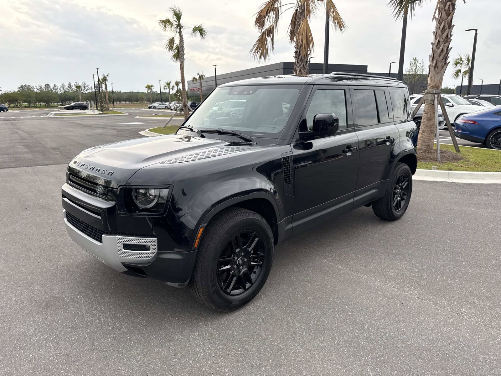 Used 2025 Land Rover Defender 110 S AWD/4WD image 7