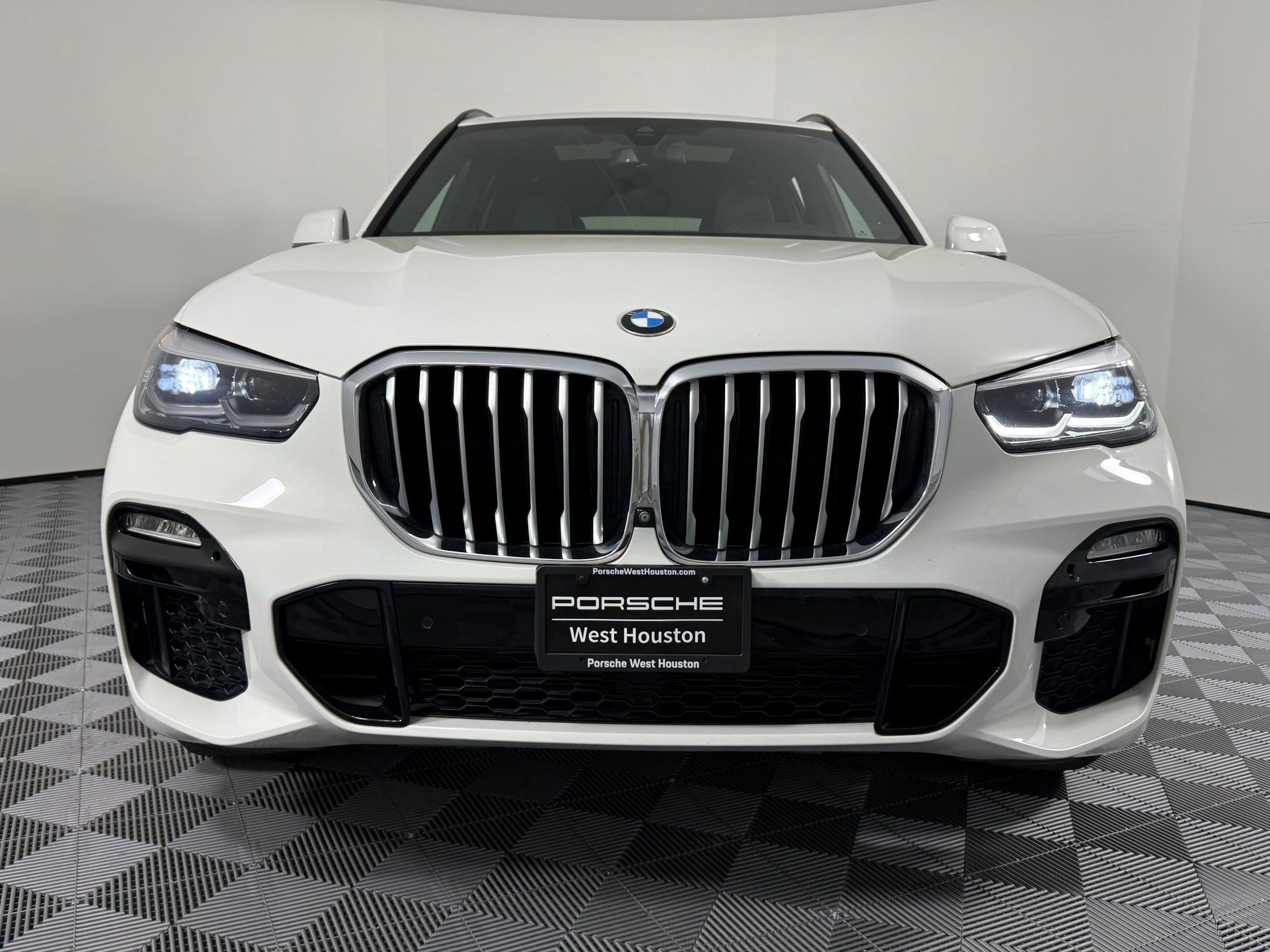 Used 2019 BMW X5 xDrive40i w/ M Sport Package image 6