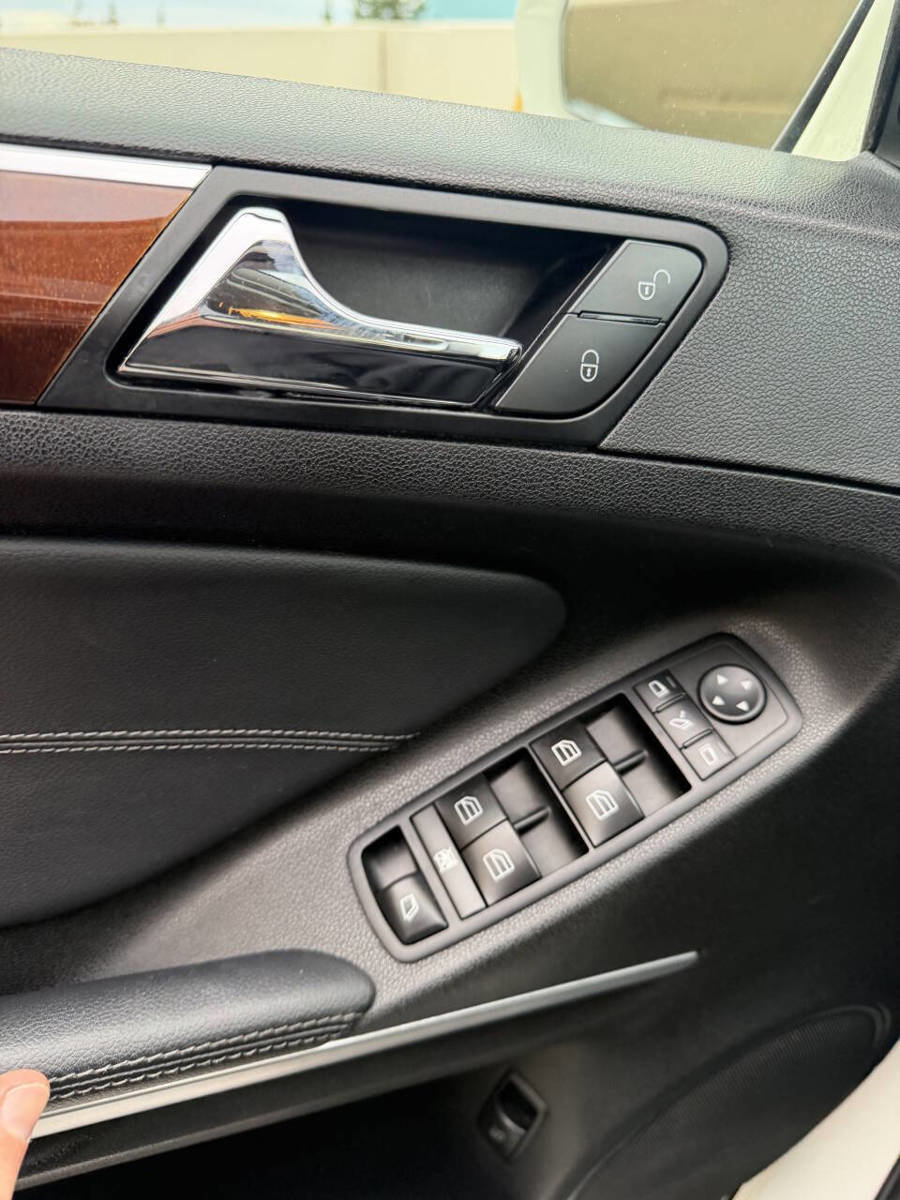 Used 2010 Mercedes-Benz GL 450 4MATIC image 3