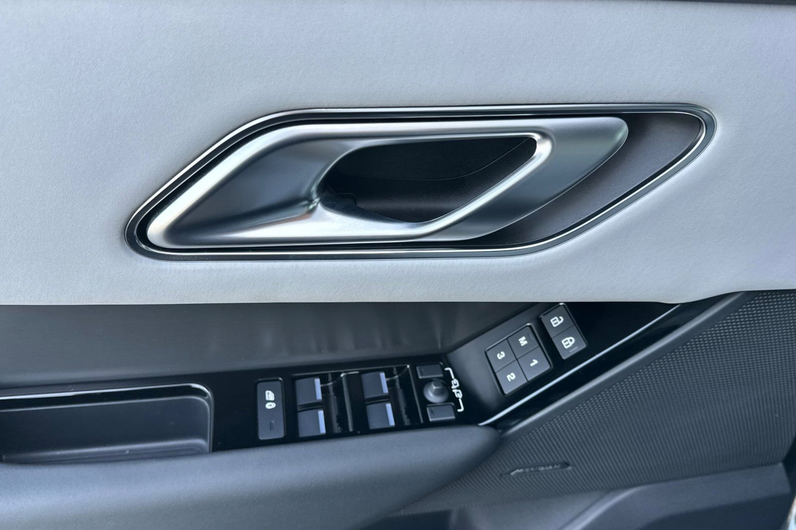 Used 2026 Land Rover Range Rover Velar S image 10