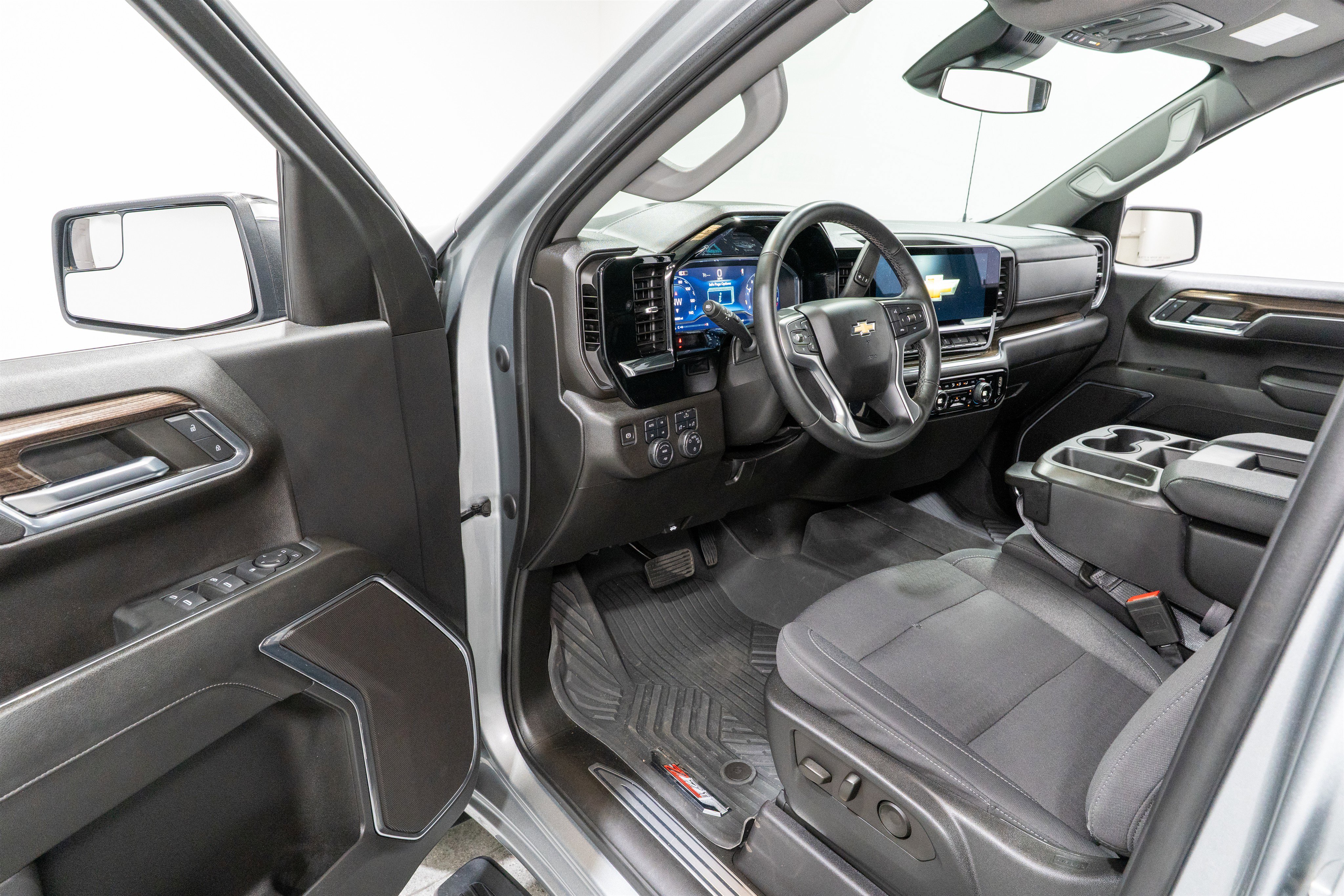 Used 2024 Chevrolet Silverado 1500 LT w/ Z71 Off-Road Package image 14