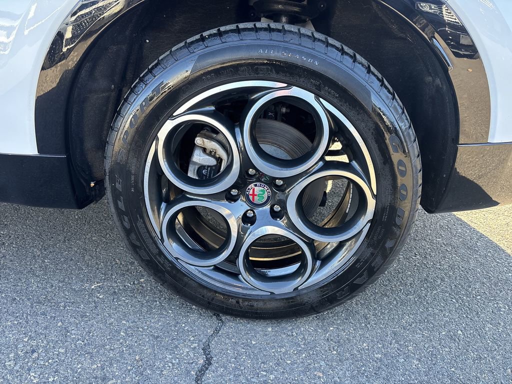Used 2024 Alfa Romeo Tonale Ti image 31