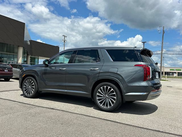 Used 2025 Hyundai Palisade Calligraphy AWD/4WD image 3