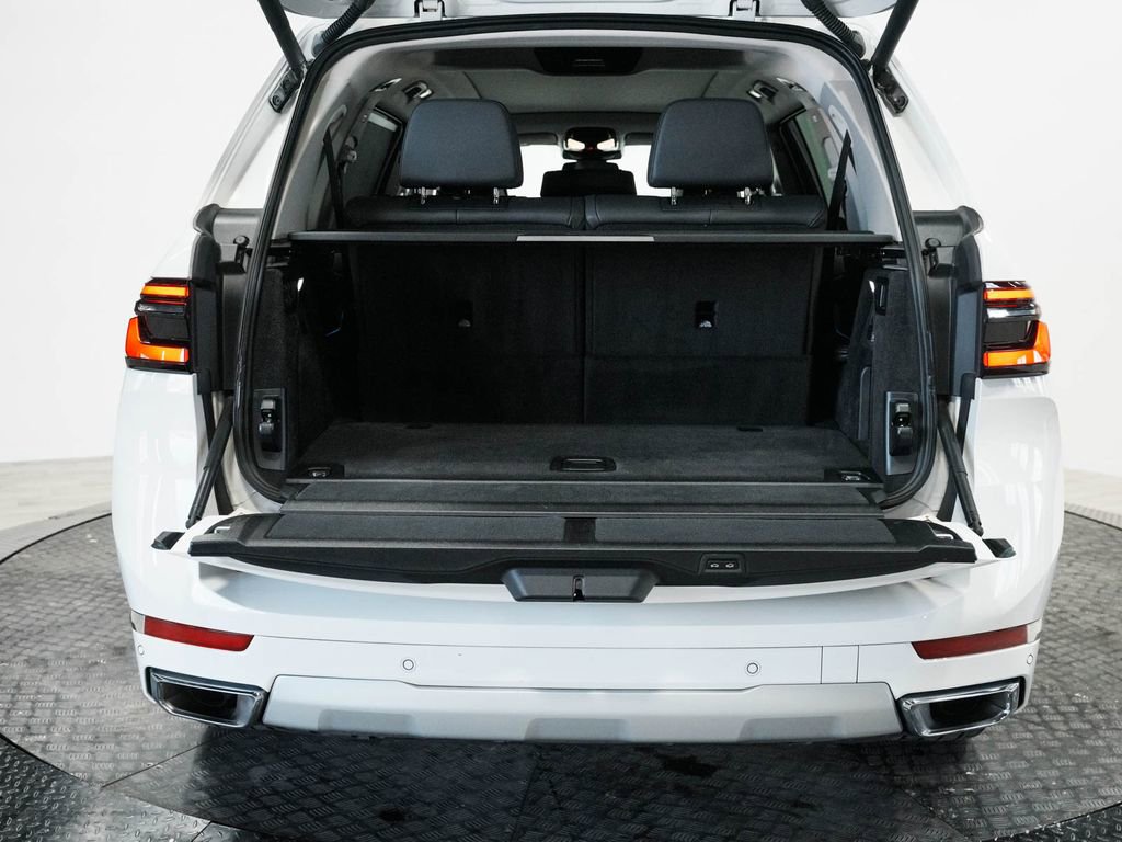 Used 2025 BMW X7 xDrive40i AWD/4WD image 48