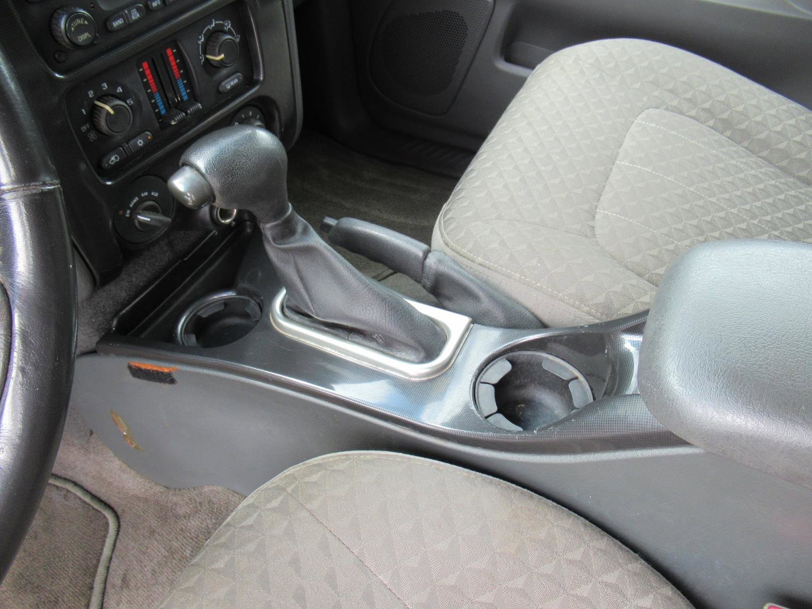 Used 2004 GMC Envoy XUV SLE w/ 1SB Preferred Equipment Group AWD/4WD image 18