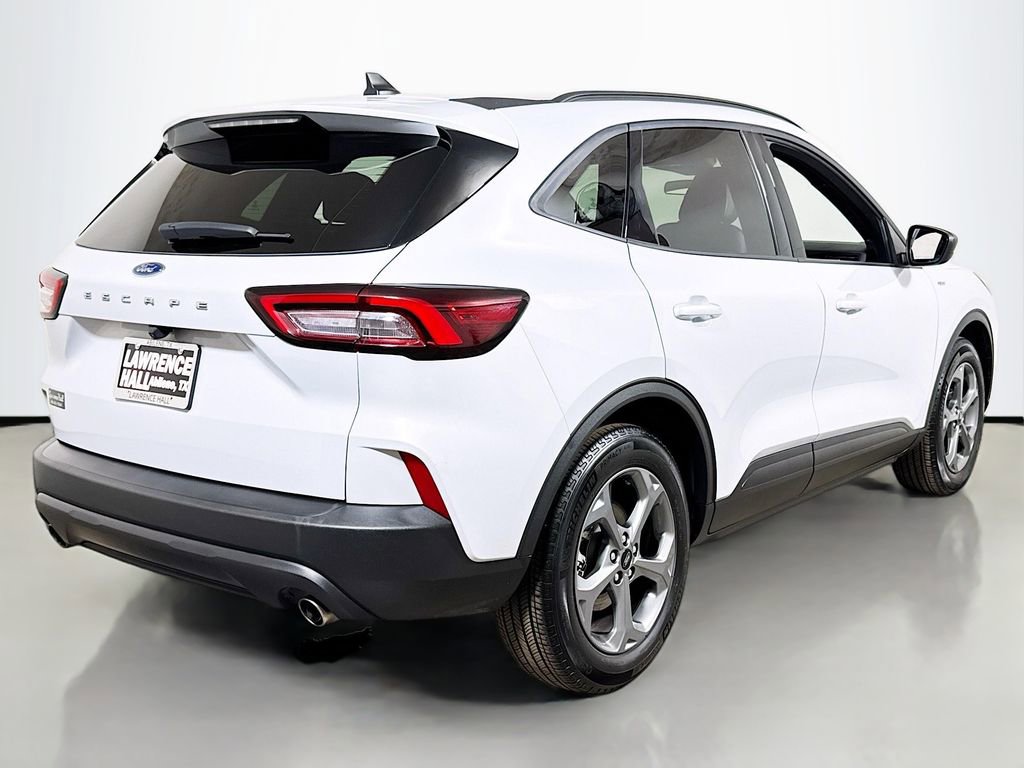 Used 2025 Ford Escape ST-Line image 4