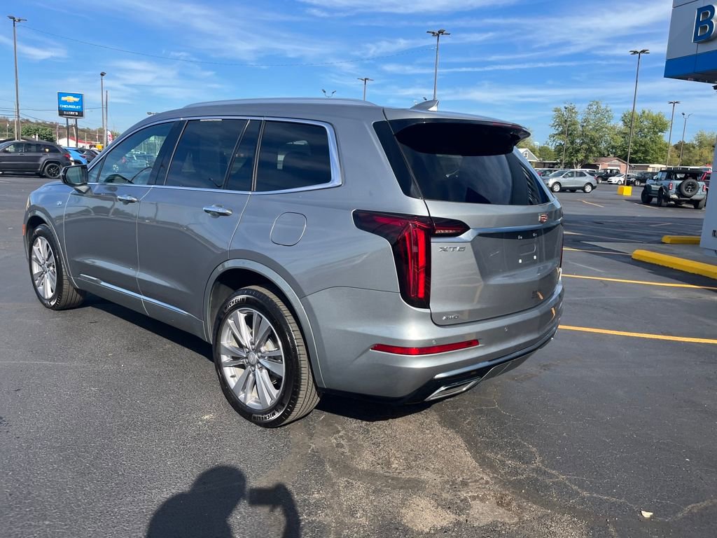 Used 2025 Cadillac XT6 Premium Luxury image 3