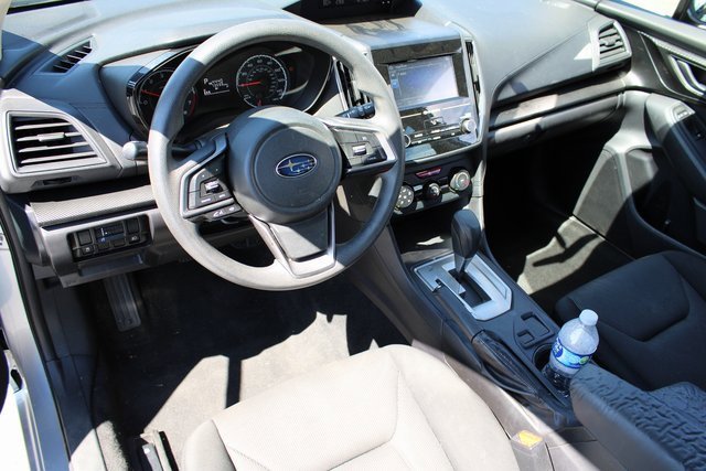 Used 2017 Subaru Impreza 2.0i image 2