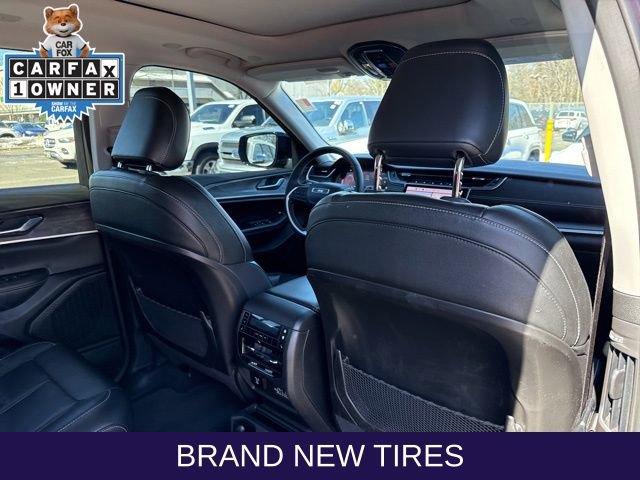 Used 2023 Jeep Grand Cherokee L Limited w/ Black Appearance Package image 25