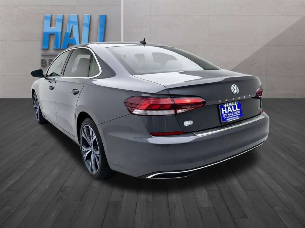 Used 2022 Volkswagen Passat 2.0T SE FWD image 3