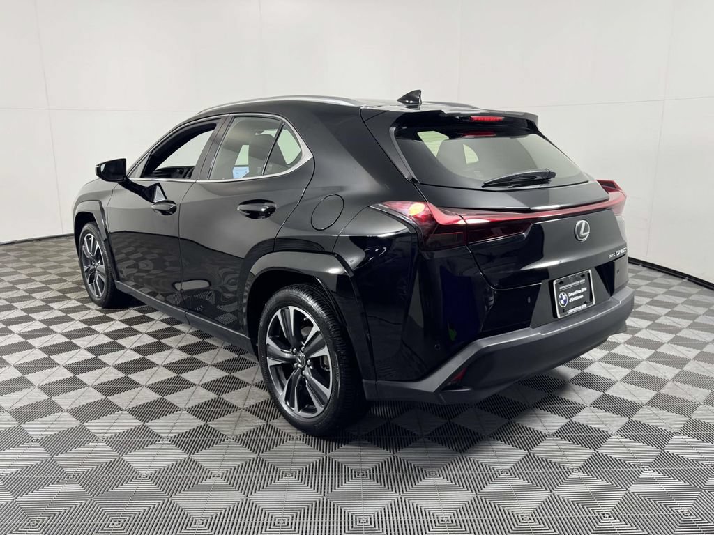 Used 2024 Lexus UX 250h AWD w/ Premium Package image 8