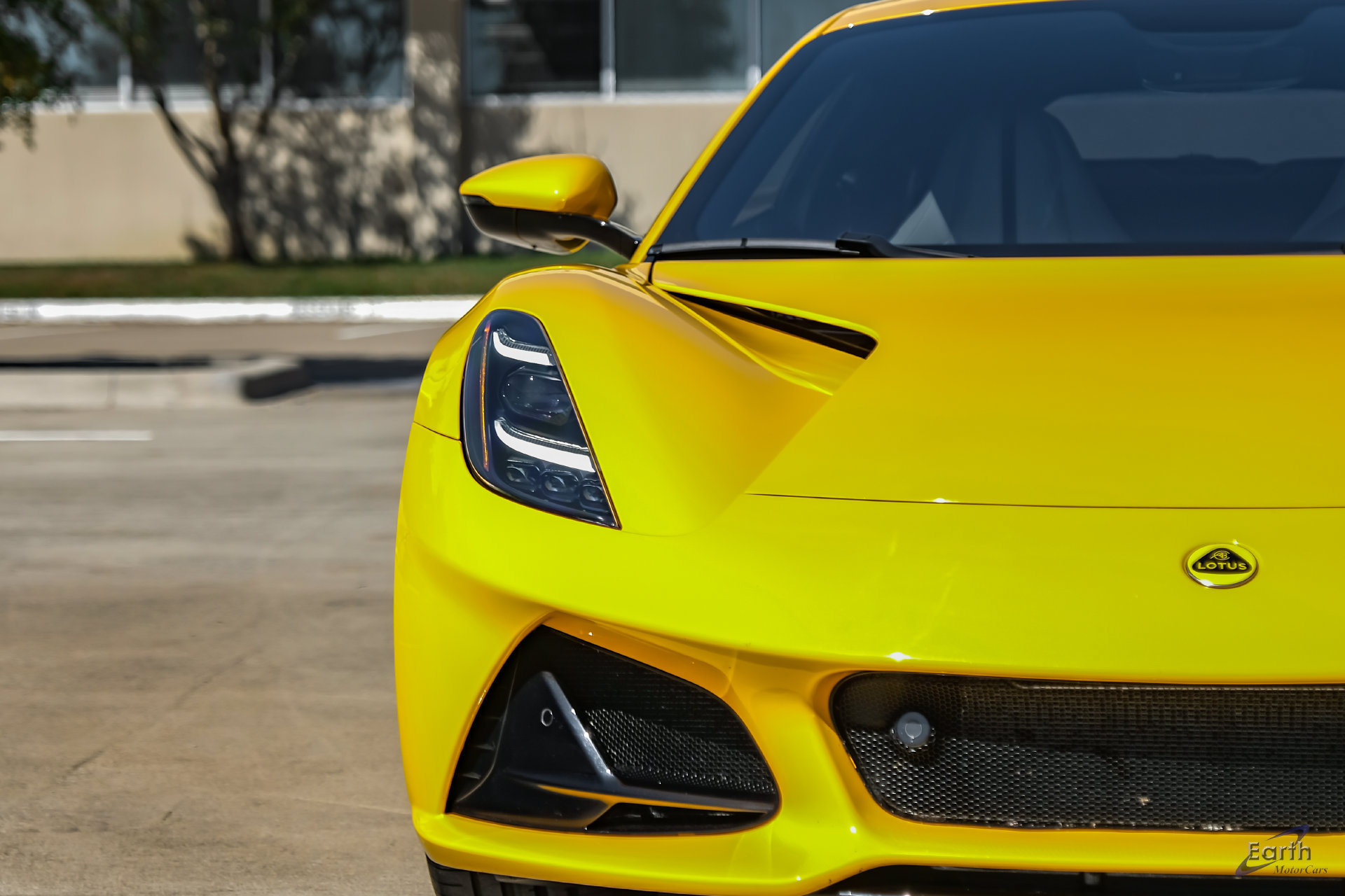 Used 2025 Lotus Emira RWD image 38