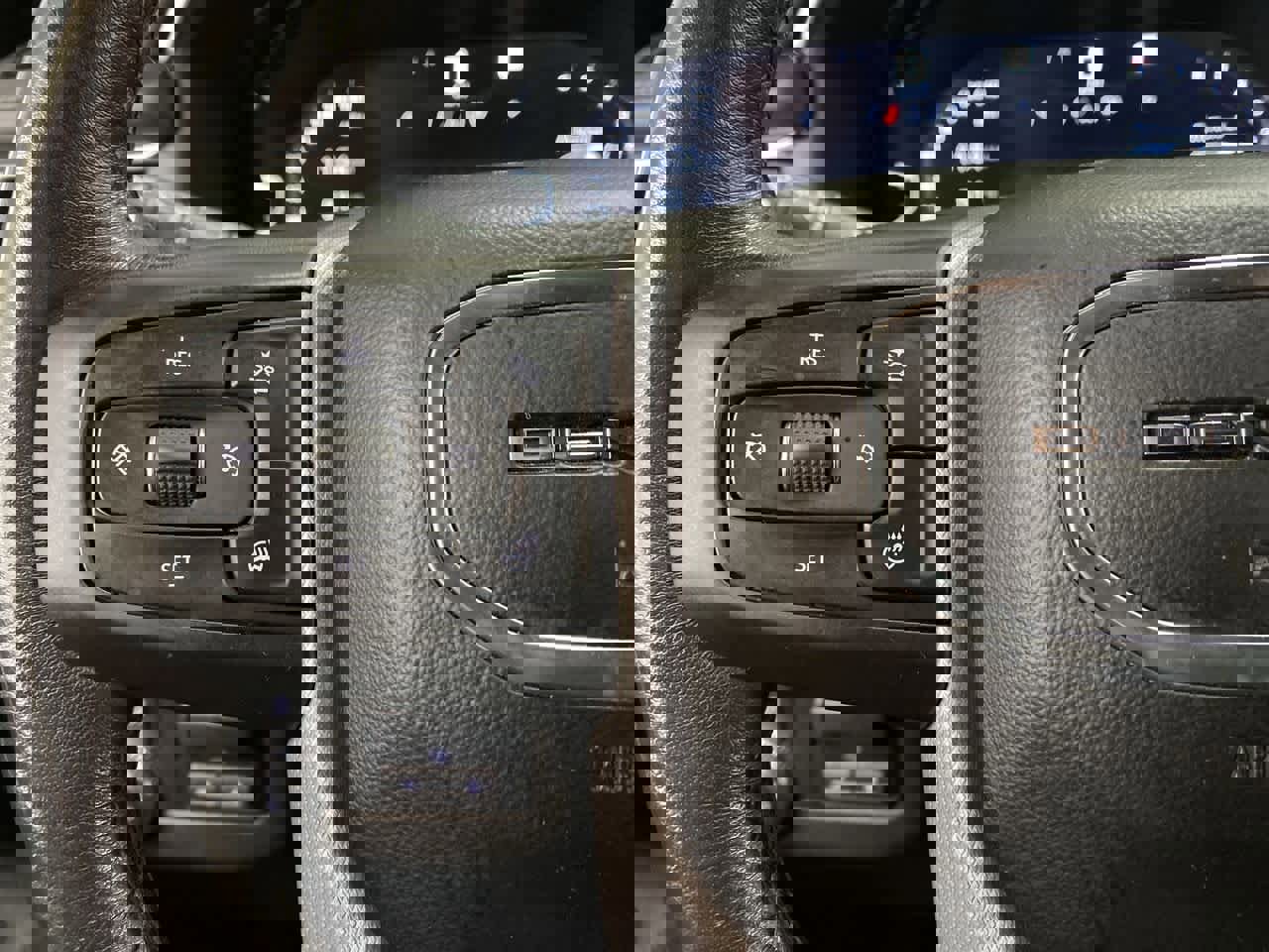 Used 2022 GMC Yukon XL Denali image 20