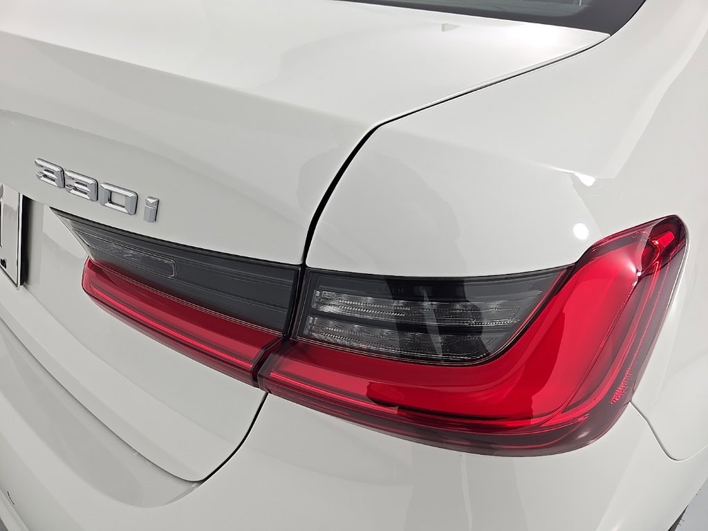 Used 2021 BMW 330i xDrive Sedan w/ Convenience Package image 9