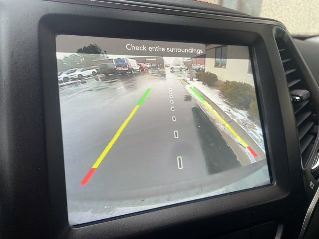 Used 2022 Jeep Cherokee Trailhawk image 24