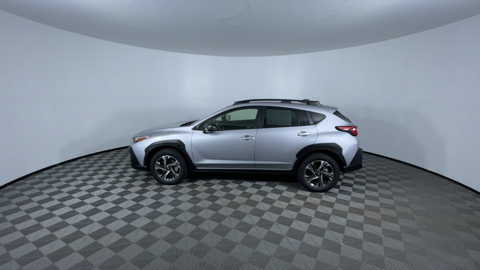Used 2024 Subaru Crosstrek 2.0i Premium w/ Crosstrek Mirror Package AWD/4WD image 5