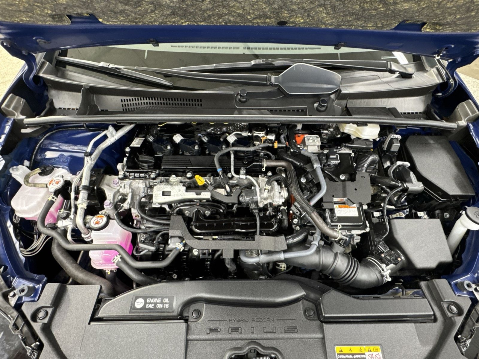 Used 2025 Toyota Prius LE FWD image 40