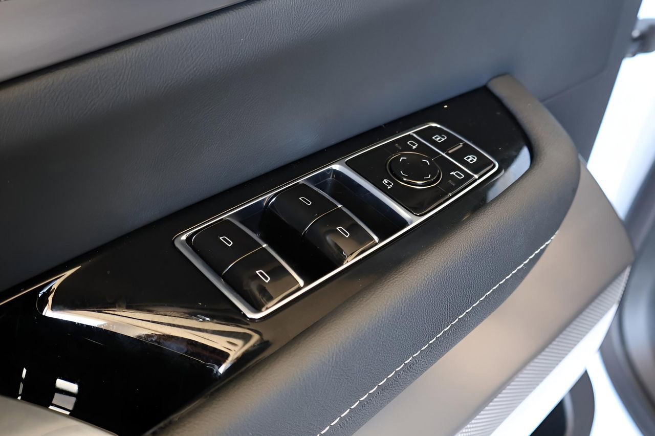 New 2026 Cadillac Vistiq Luxury image 11