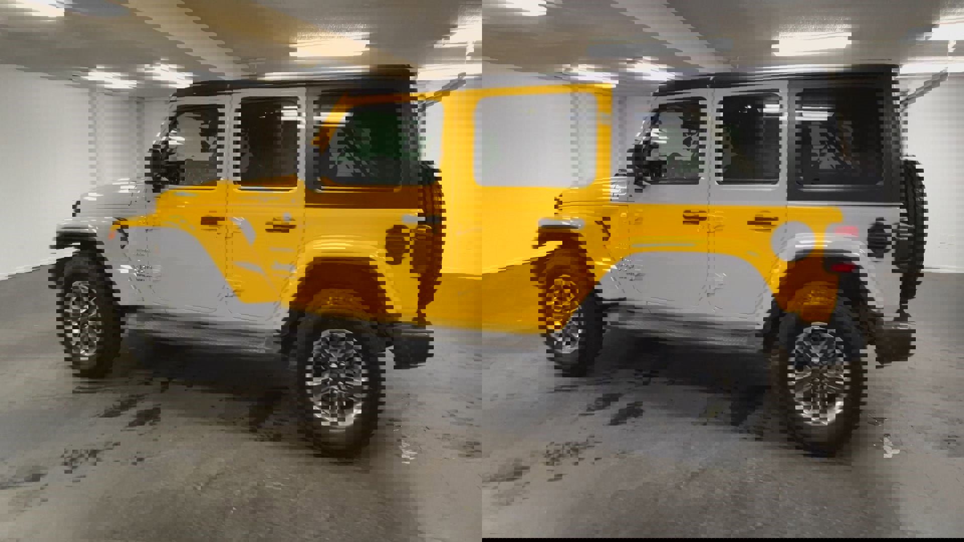 Used 2019 Jeep Wrangler Unlimited Sahara image 41