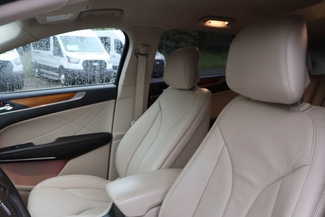 Used 2019 Lincoln MKC Select w/ Select Plus Package AWD/4WD image 13