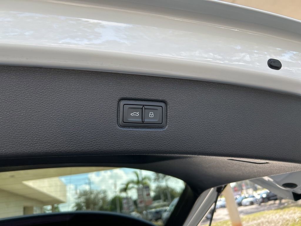 Used 2025 Audi Q7 3.0T Premium Plus image 36