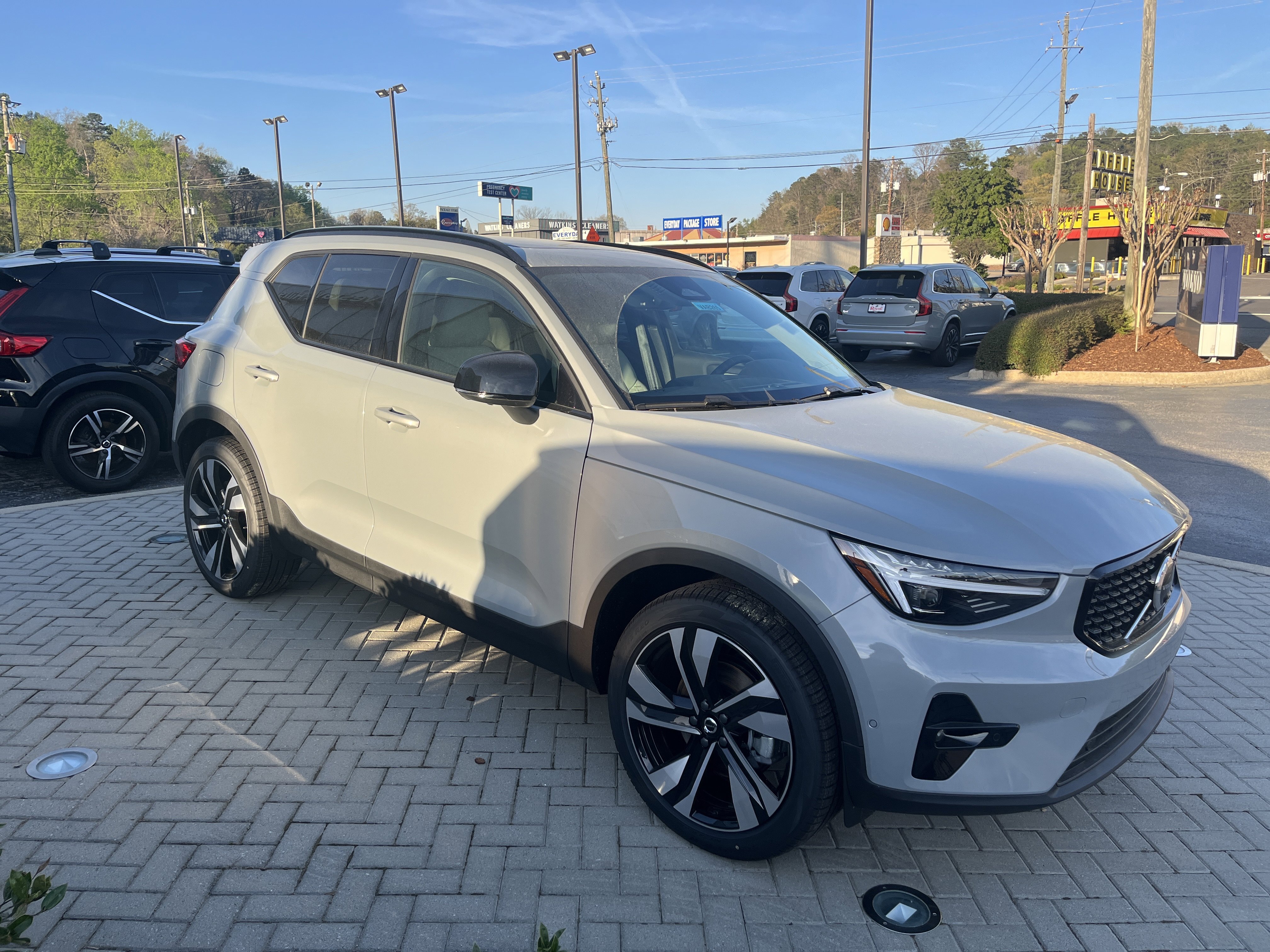 New 2026 Volvo XC40 B5 Ultra w/ Protection Package Premier image 6