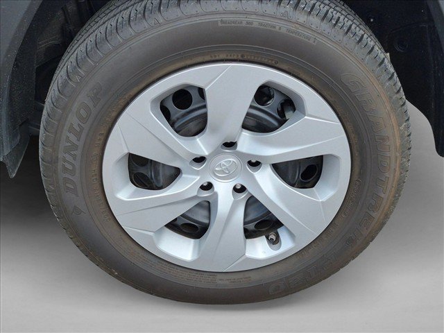 Used 2024 Toyota RAV4 LE FWD image 16