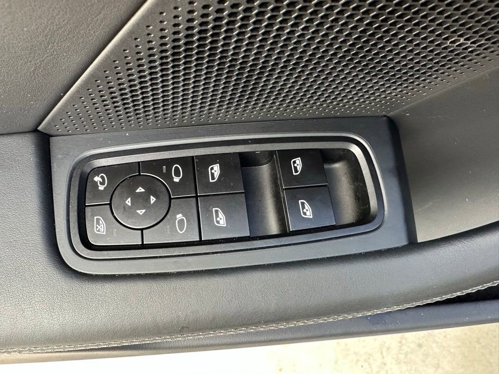 Used 2025 Porsche Taycan 4S image 20