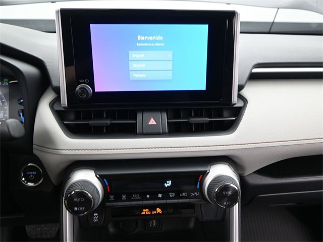 Used 2025 Toyota RAV4 XLE image 6