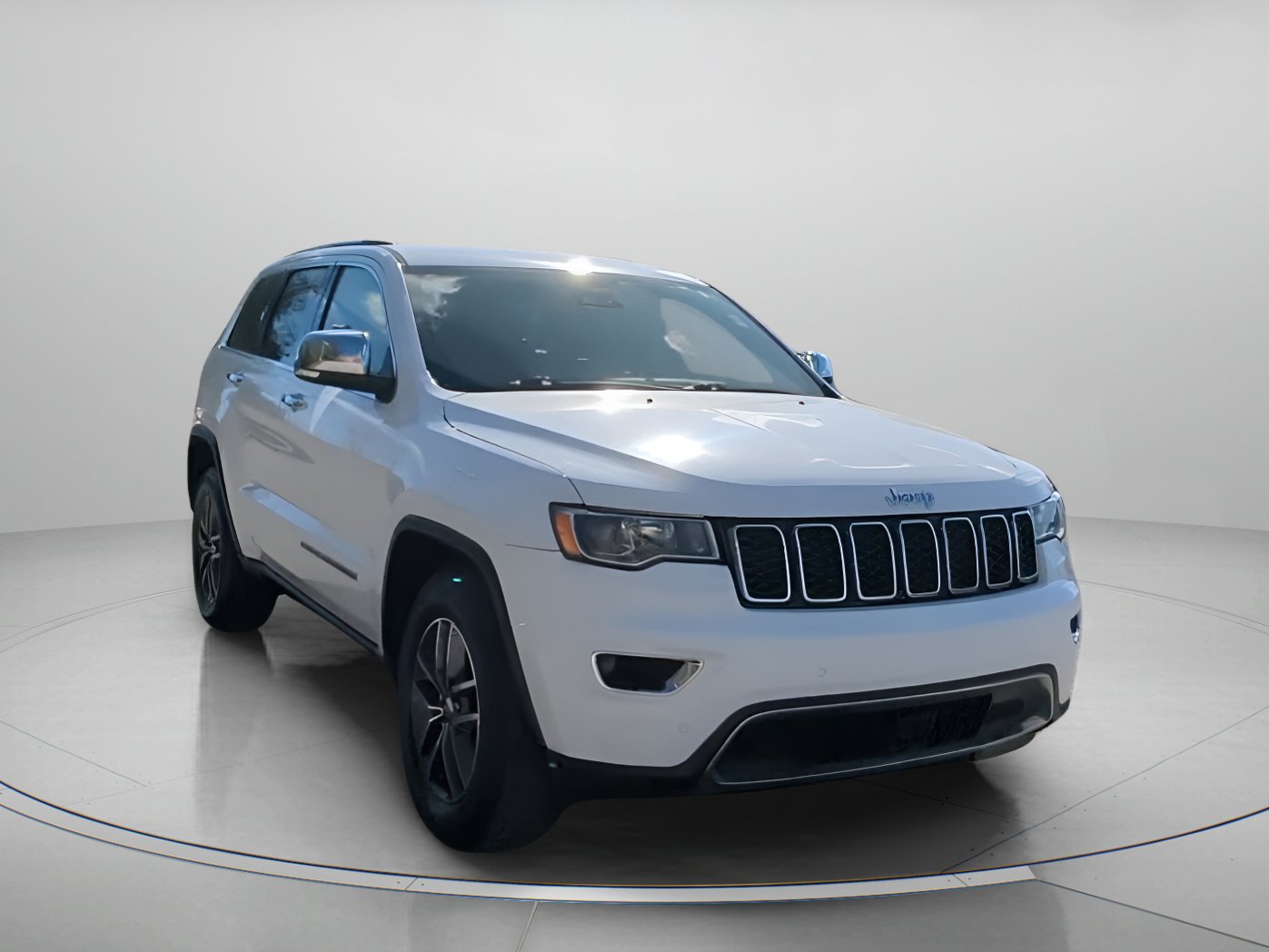 Used 2018 Jeep Grand Cherokee Limited image 3