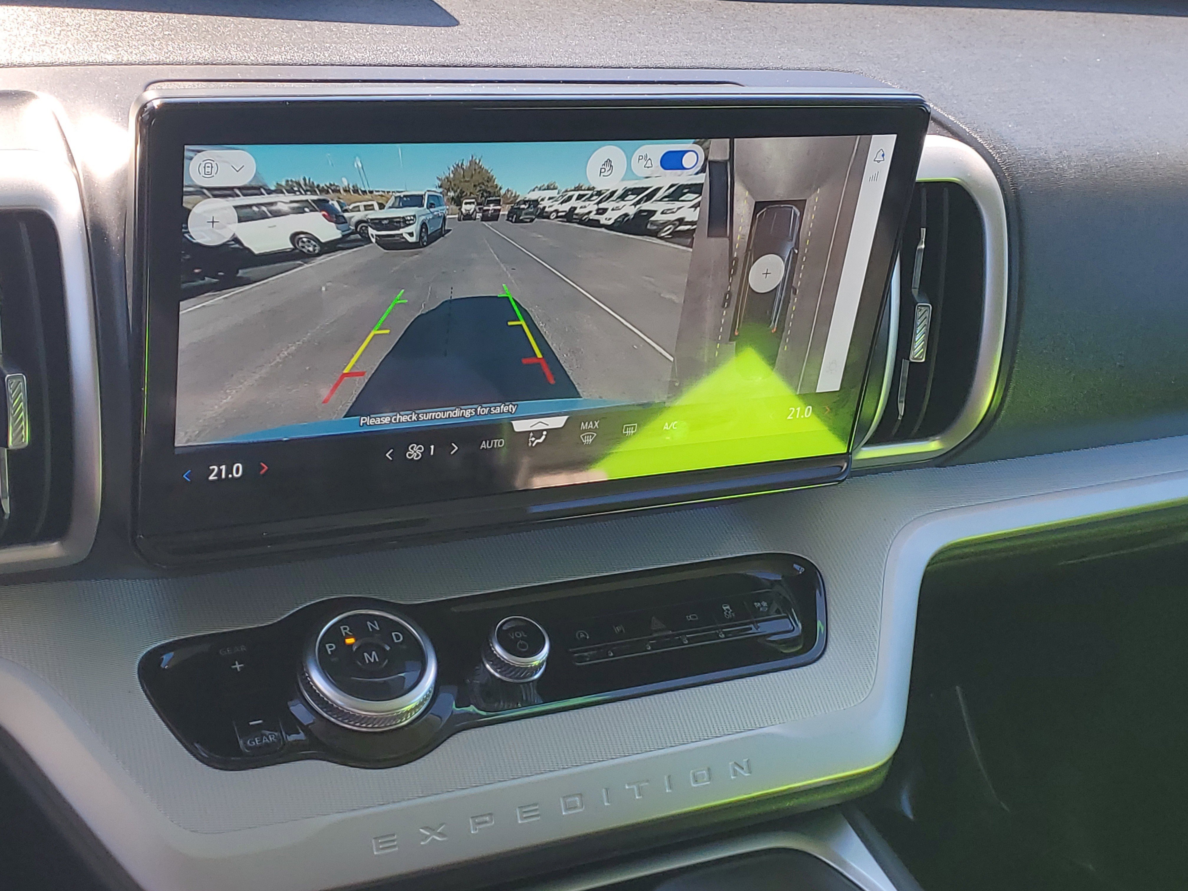 Certified 2025 Ford Expedition Active image 28