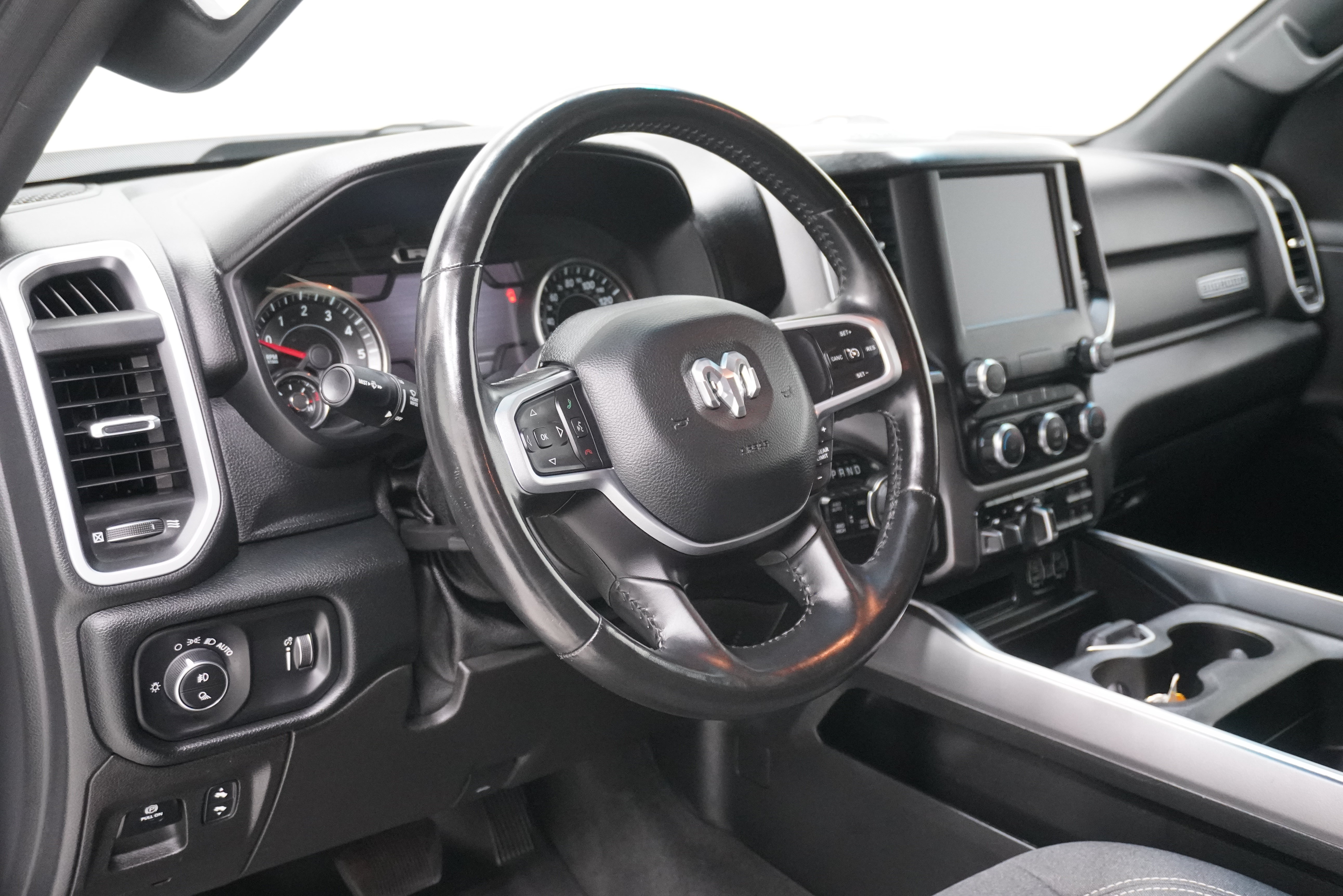 Used 2022 RAM 1500 Big Horn w/ Night Edition AWD/4WD image 11