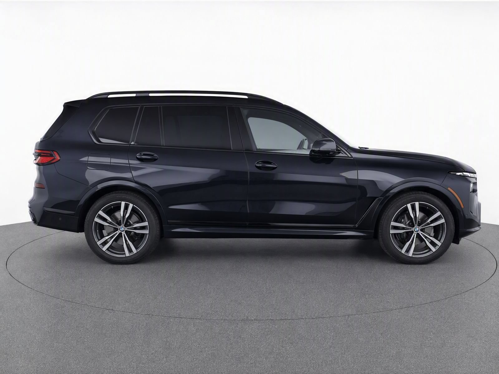 Used 2024 BMW X7 xDrive40i w/ Executive Package AWD/4WD image 4