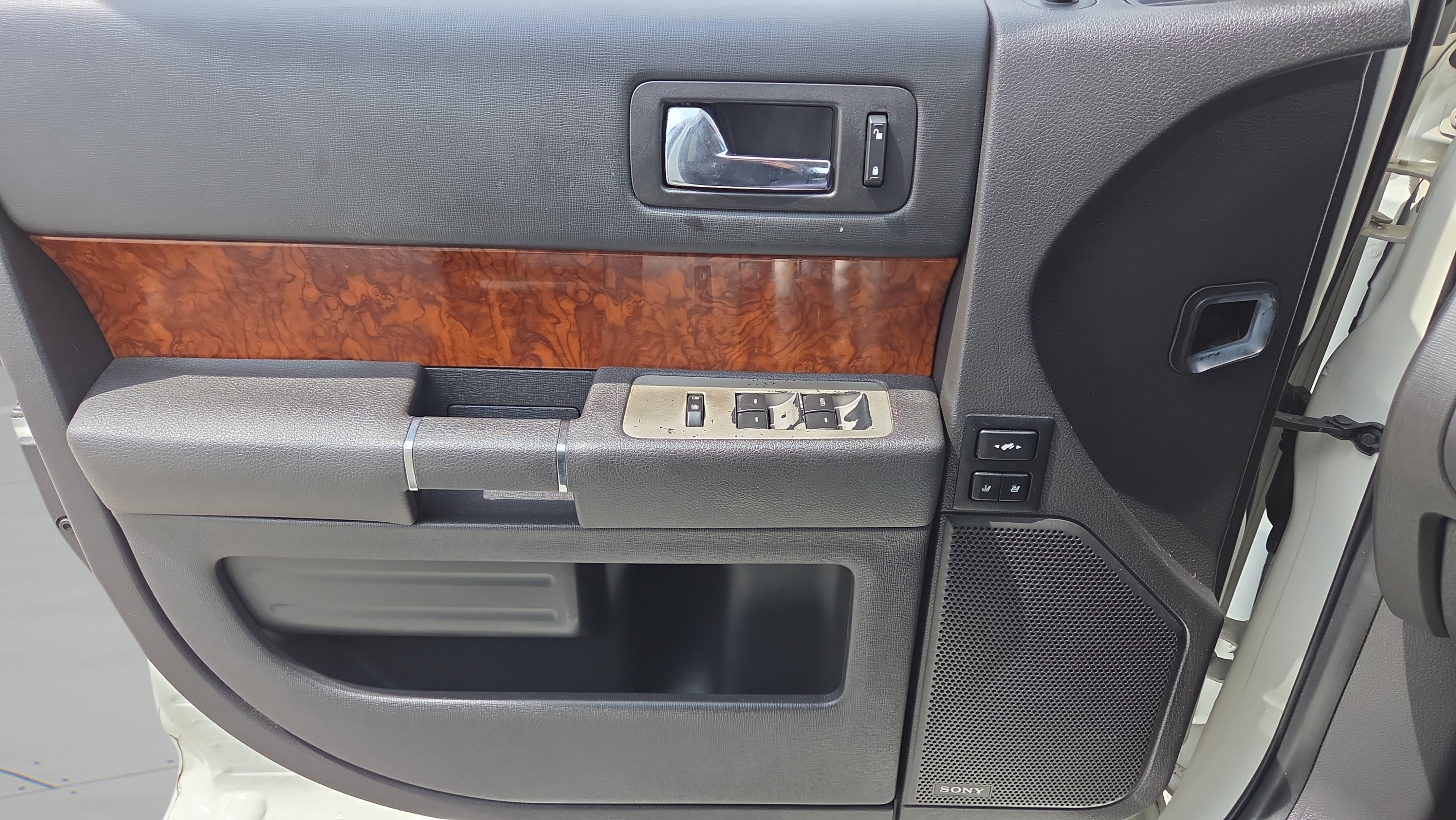 Used 2010 Ford Flex Limited FWD image 33