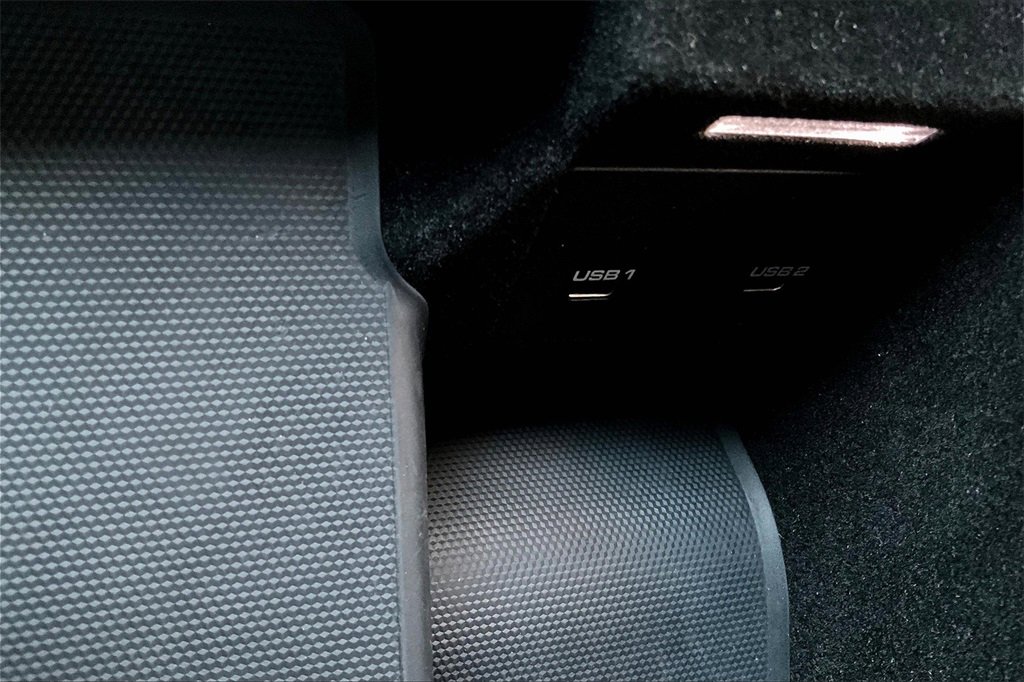 Used 2022 Porsche Cayenne Platinum Edition image 15