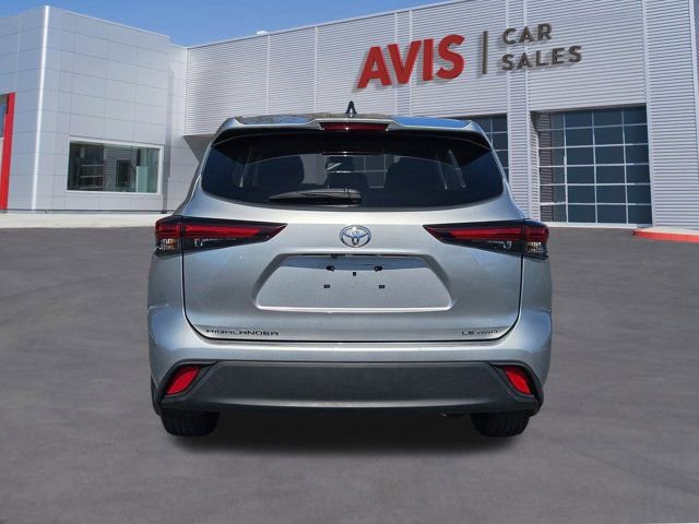 Used 2024 Toyota Highlander LE image 7
