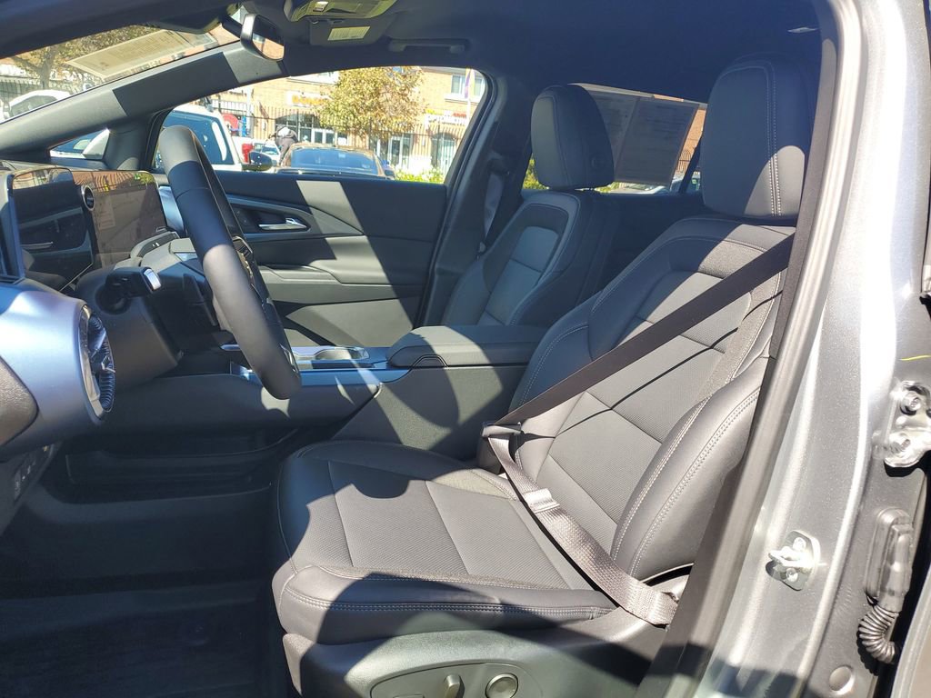 Used 2026 Chevrolet Equinox EV LT image 17