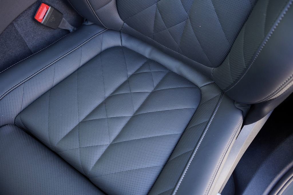 New 2026 BMW X6 xDrive40i w/ Executive Package image 10