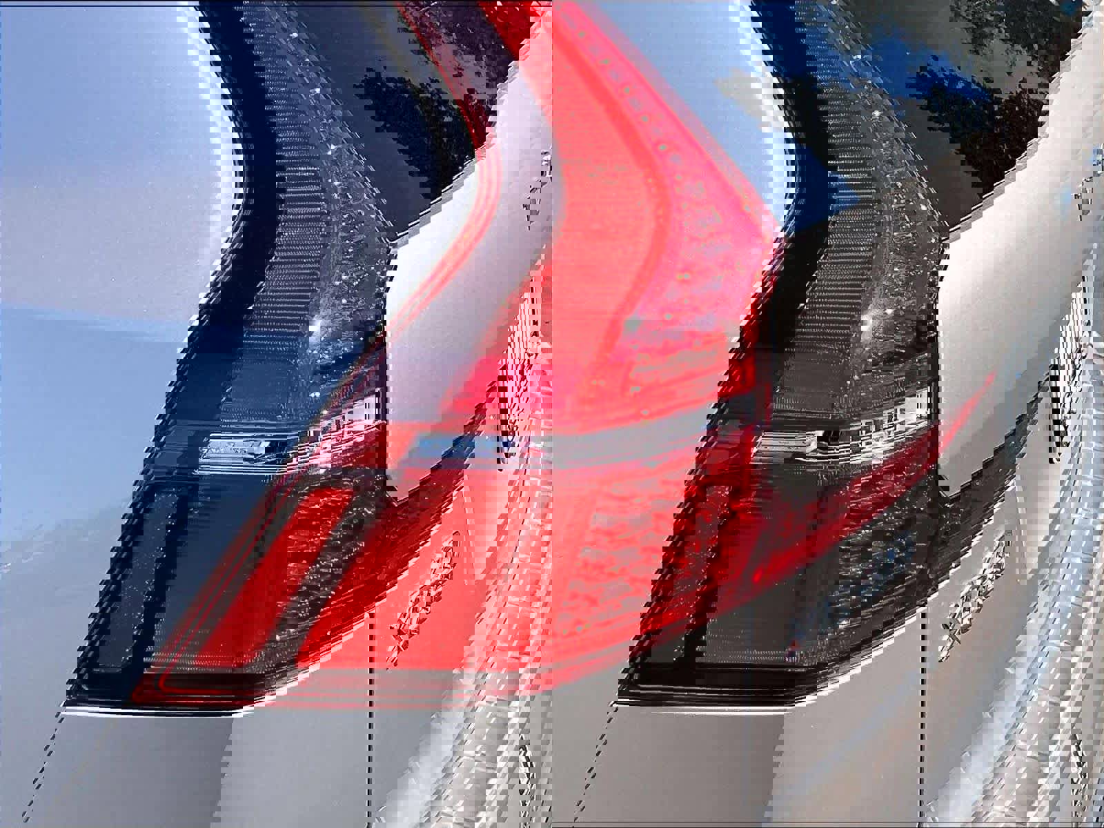 Used 2023 Volvo XC60 T8 Ultimate image 32